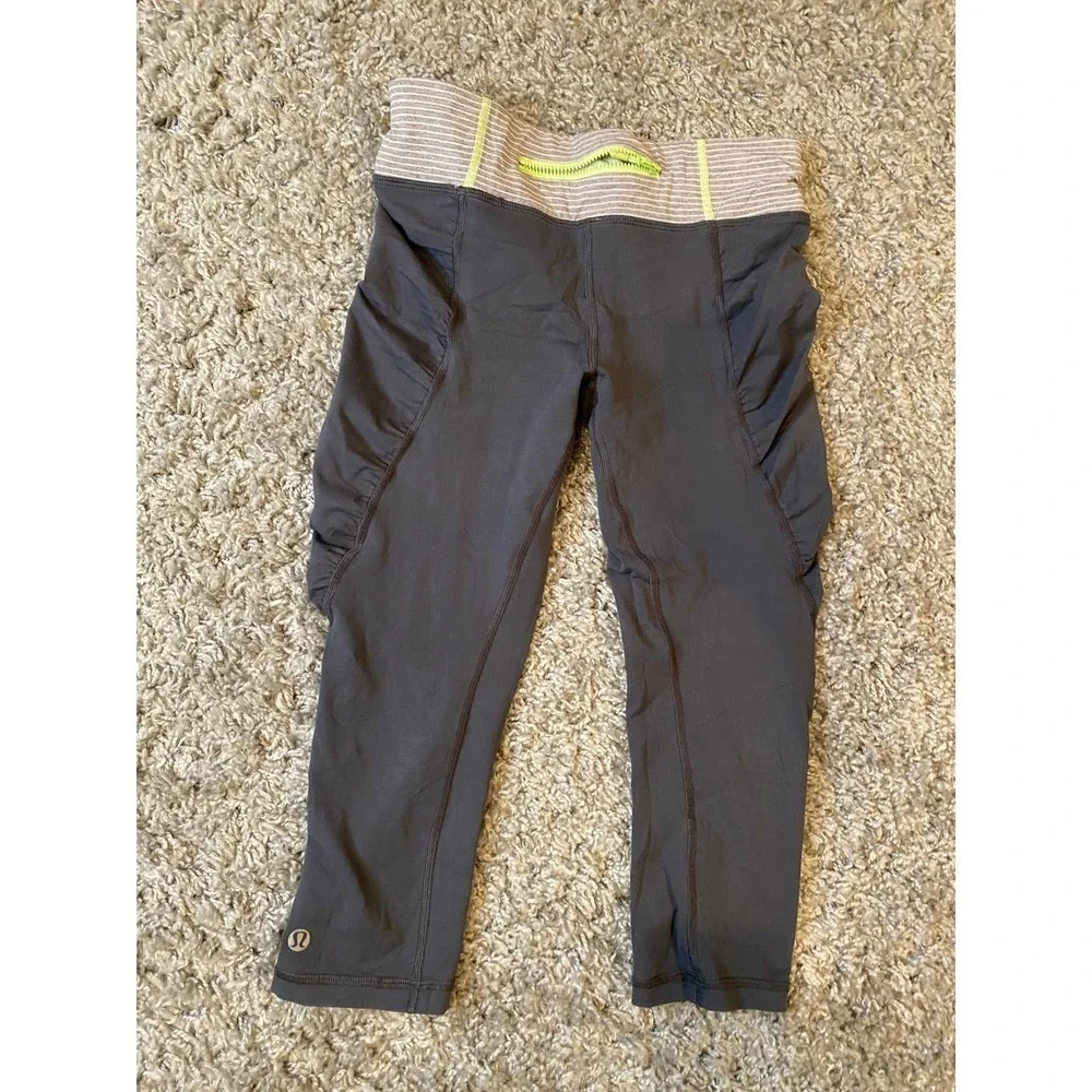 Lululemon Woman Athletic Yoga Cropped Leggings
